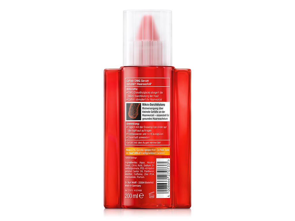 Rückseite der Alpecin Coffein DMG Serum Flasche mit transparenter Kappe. Etikett mit ‚Coffein DMG Serum‘ und Hinweis auf Haarausfallreduktion. Wirkstoffe und Anwendungshinweise, Bild einer Haarwurzel. Warnhinweise und Hersteller ‚Dr. Kurt Wolff, Bielefeld‘, ‚Made in Germany‘. 